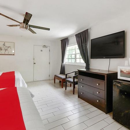 Oyo Hotel Coral Gables - Miami Airport Exterior foto